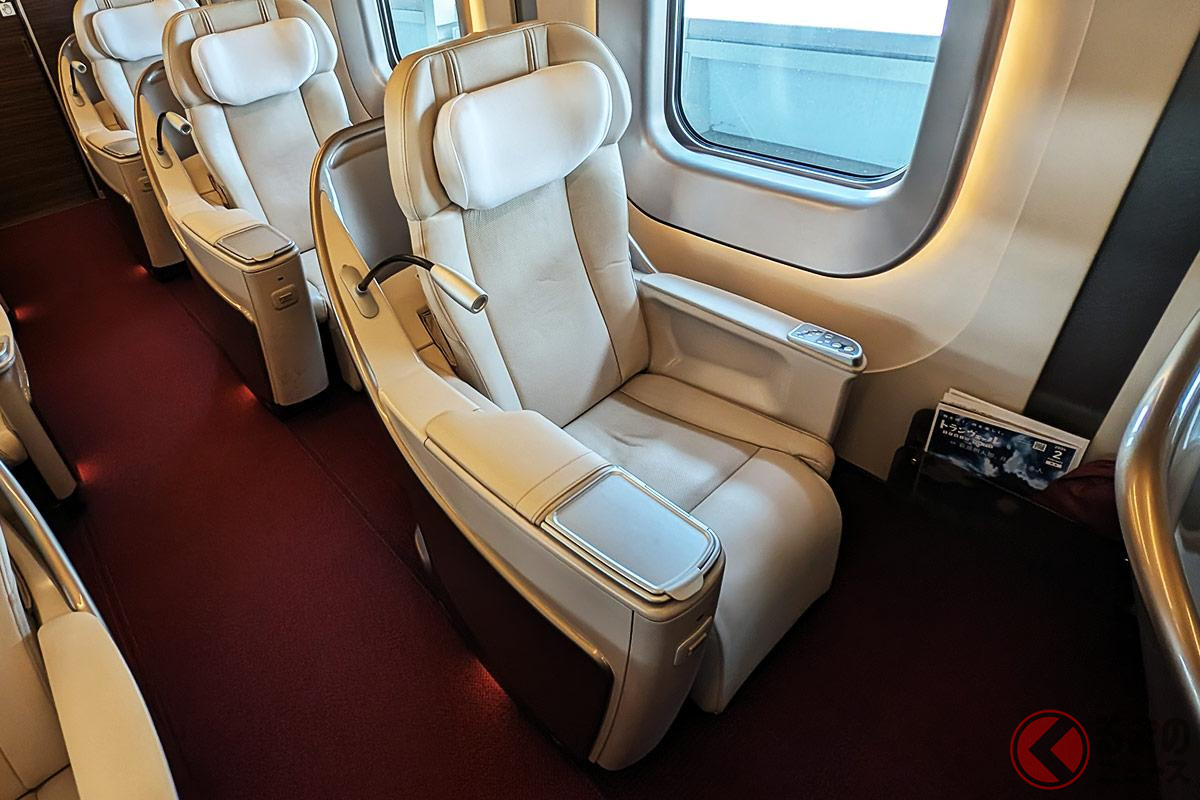 今回はレカロが手掛けたグランクラス専用シートを体感