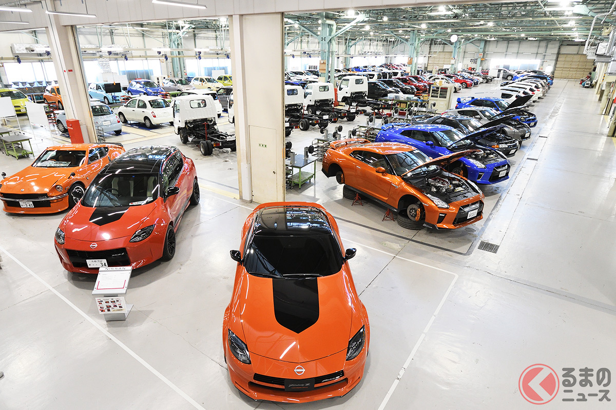 え? ここは日産ミュージアム? いいえ、日産の整備士を育てる学校です!