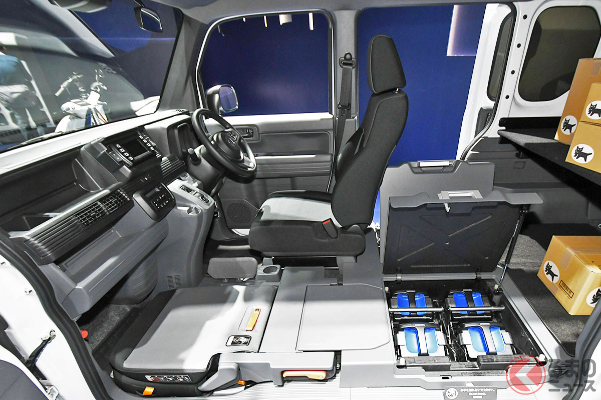実証実験中の新型「MEV-VAN」