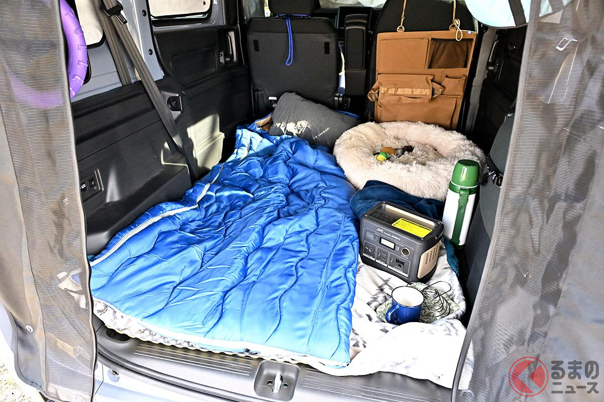昨今は流行りから定番化しているという「車中泊」(画像はホンダ「N-VAN」のホンダアクセス仕様)