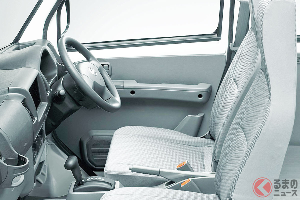 割り切った2シーター仕様もラインナップ! 日産の新型BEVに反響は!?