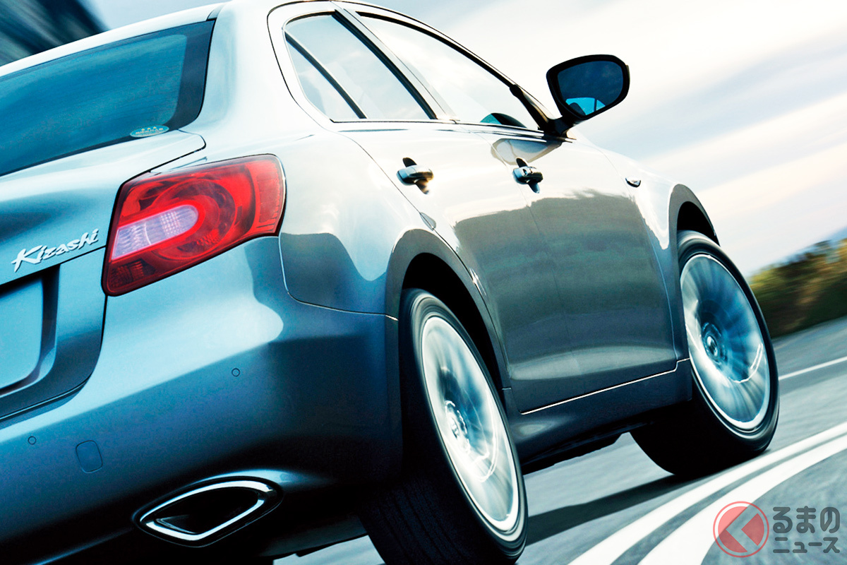 期待のスポーツセダンだったがほとんど「覆面」に…