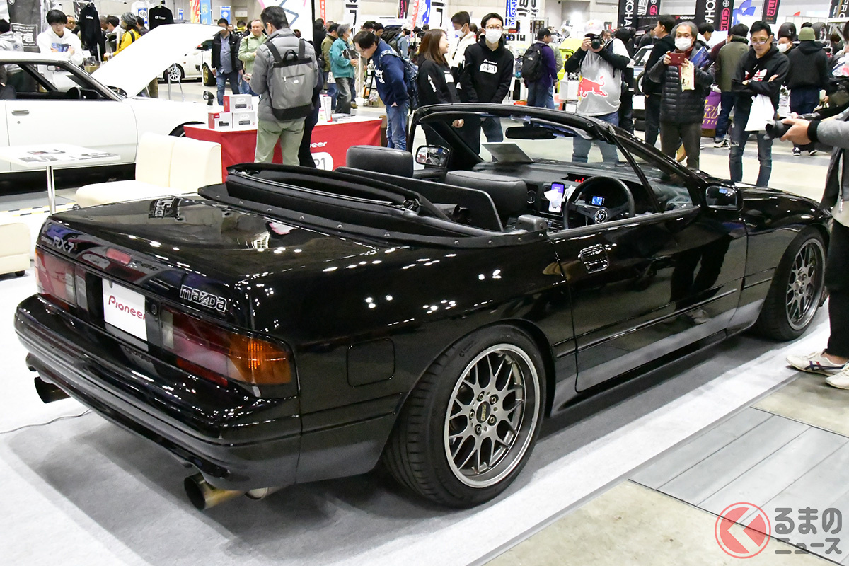 「NP1」が装着されたマツダ「サバンナRX-7 カブリオレ(FC型)」