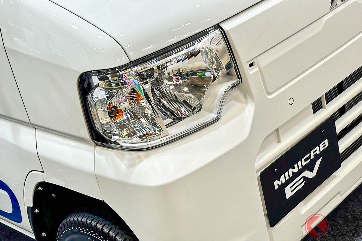 カクカクデザインがカッコイイ! 新型「ミニキャブEV」