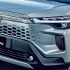 トヨタ新型「コンパクトSUV」発表！ 斬新「レクサス顔!?」が超カッコイイ！ “小さな高級車”な555万円仕様もある「カローラクロス」越で登場