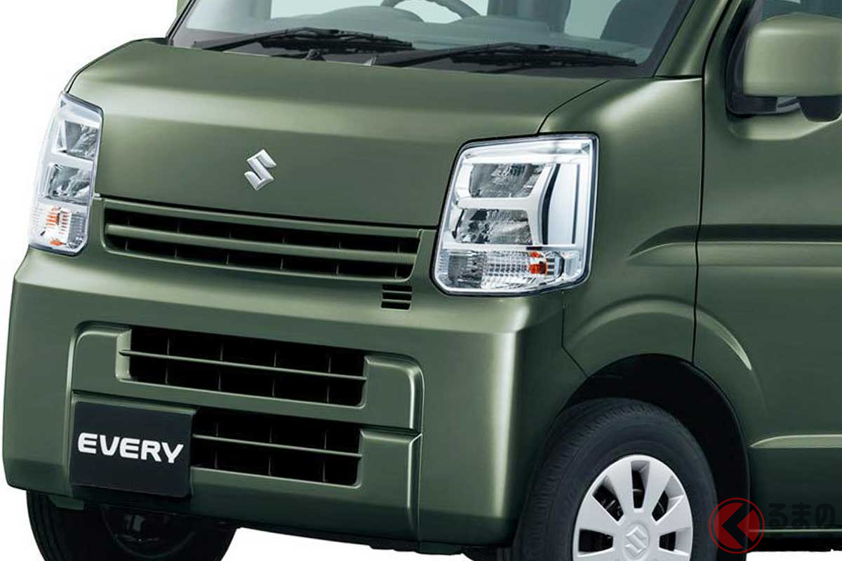 新たなヘッドライトを装着した新型「エブリイ」