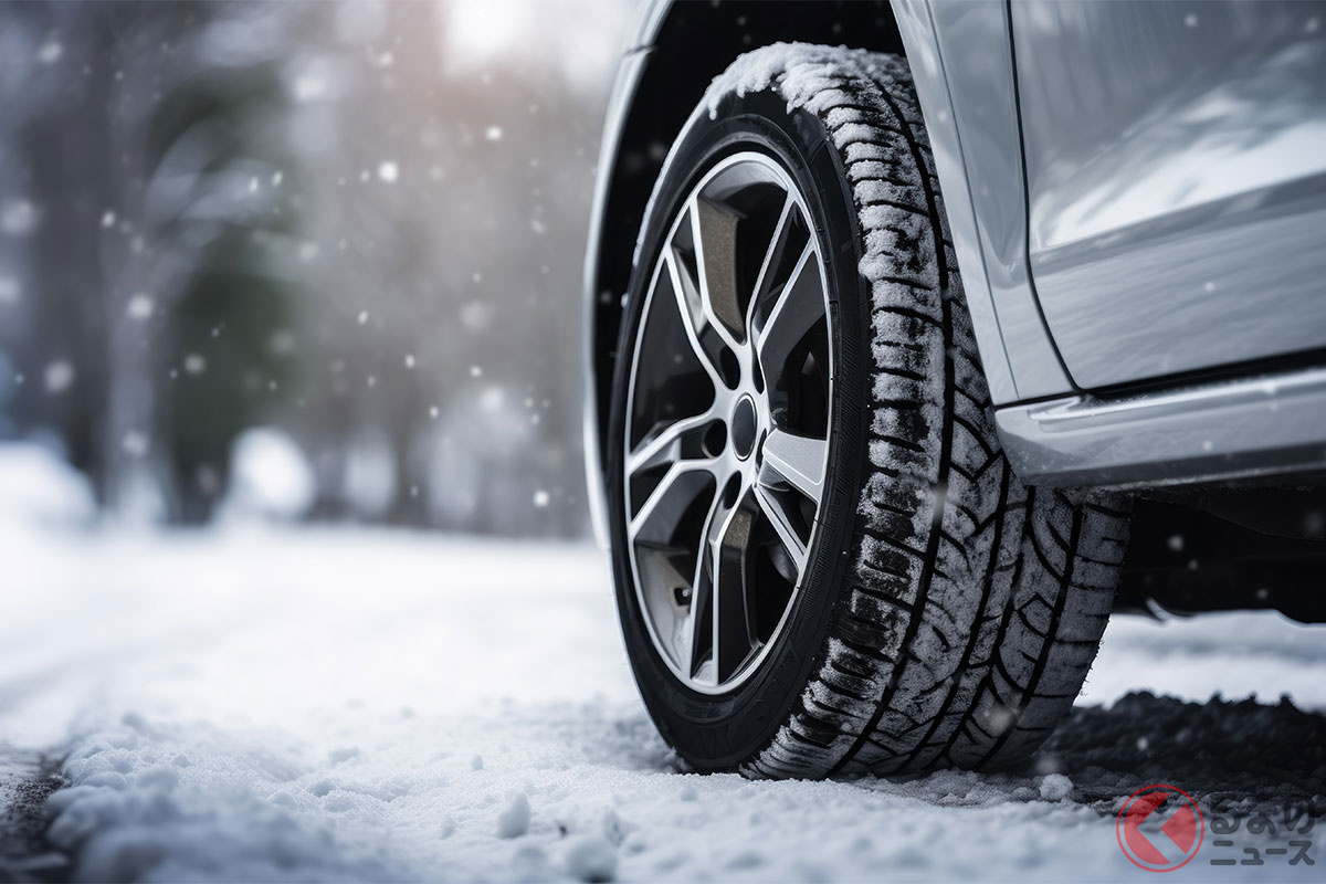 降雪エリアでは路面に凍結防止剤や融雪剤が散布されており、それが車両に蓄積するとサビの原因となります［画像はイメージです］