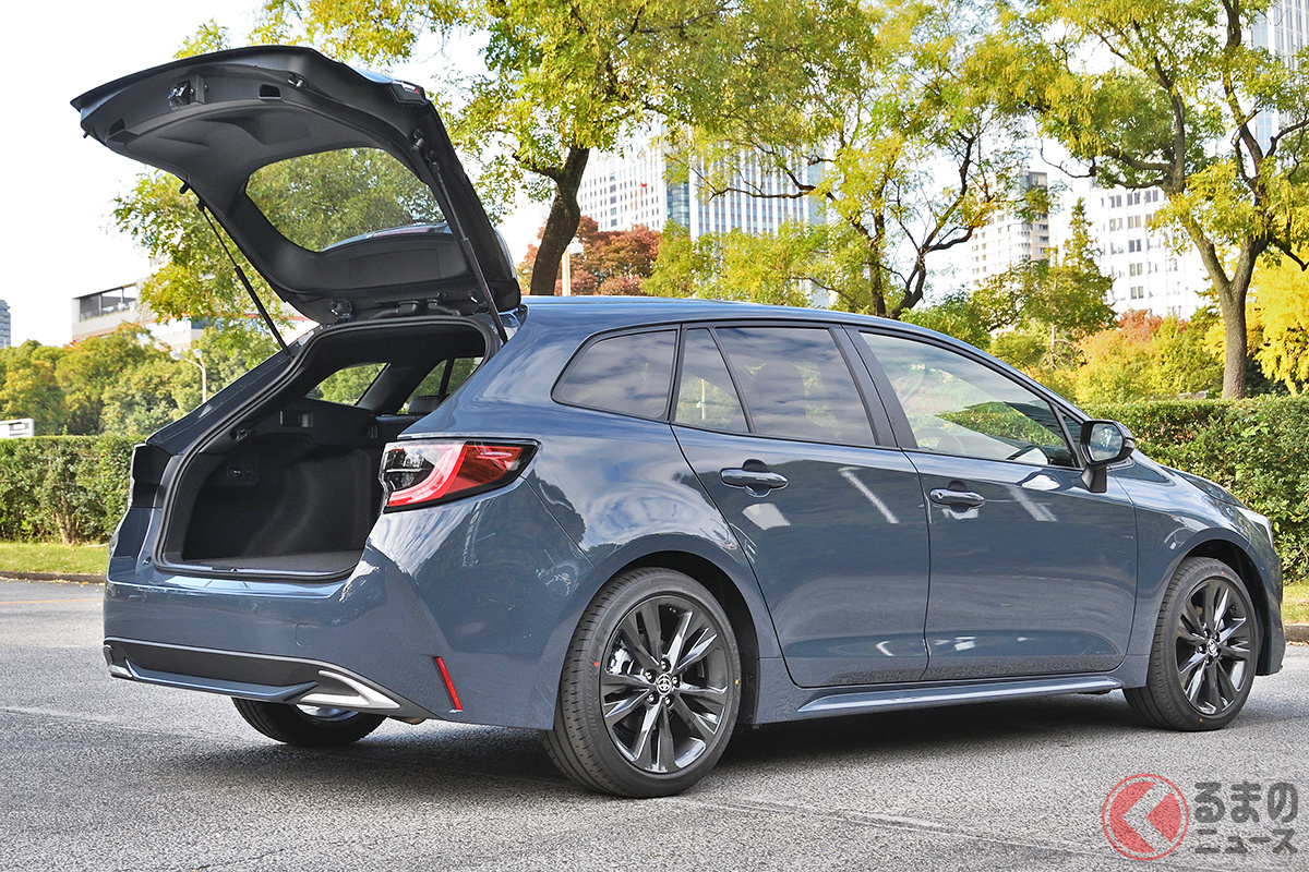 トヨタ「カローラ ツーリング」