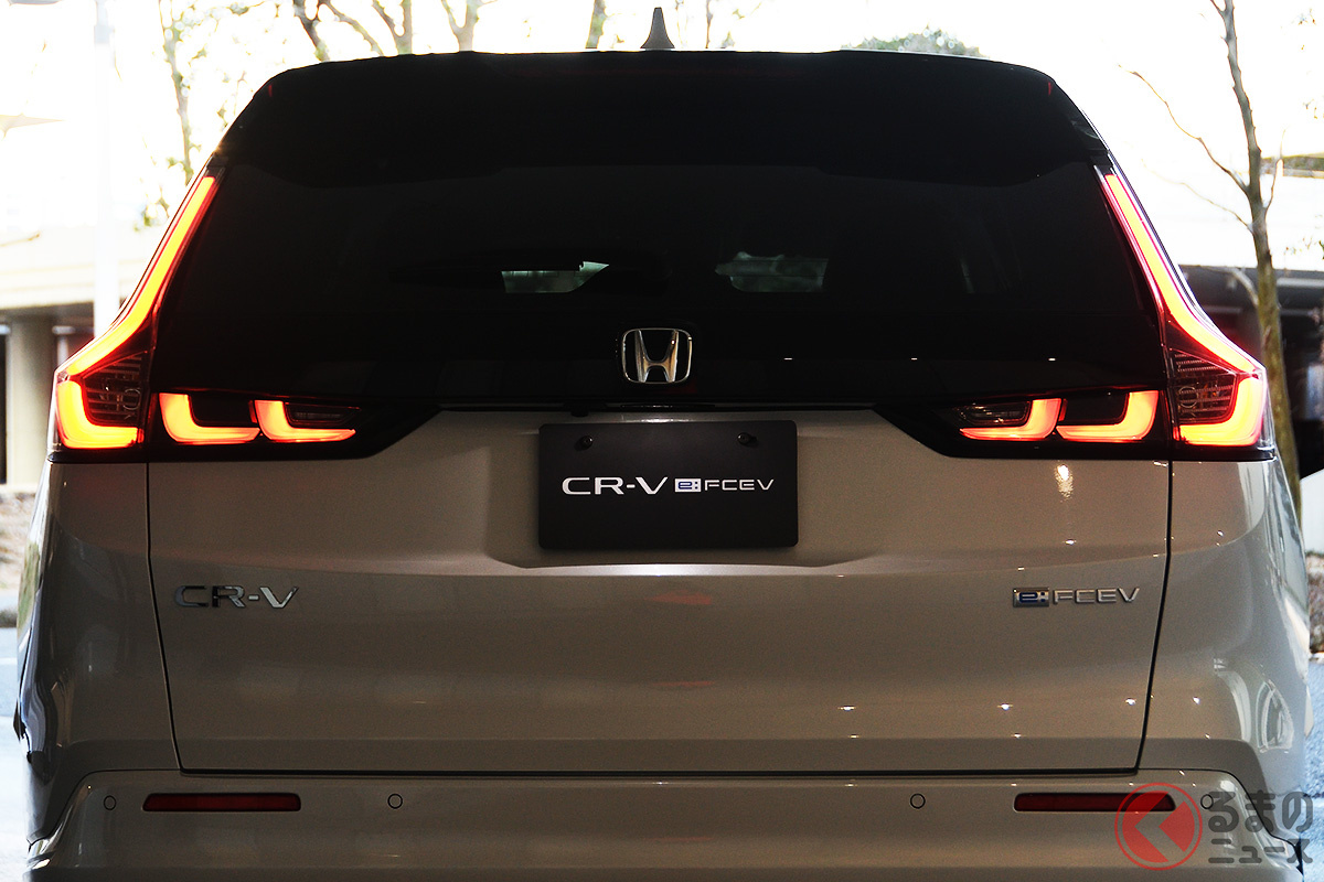 世界初公開された新型「CR-V e:FCEV」 どんな反響がある?