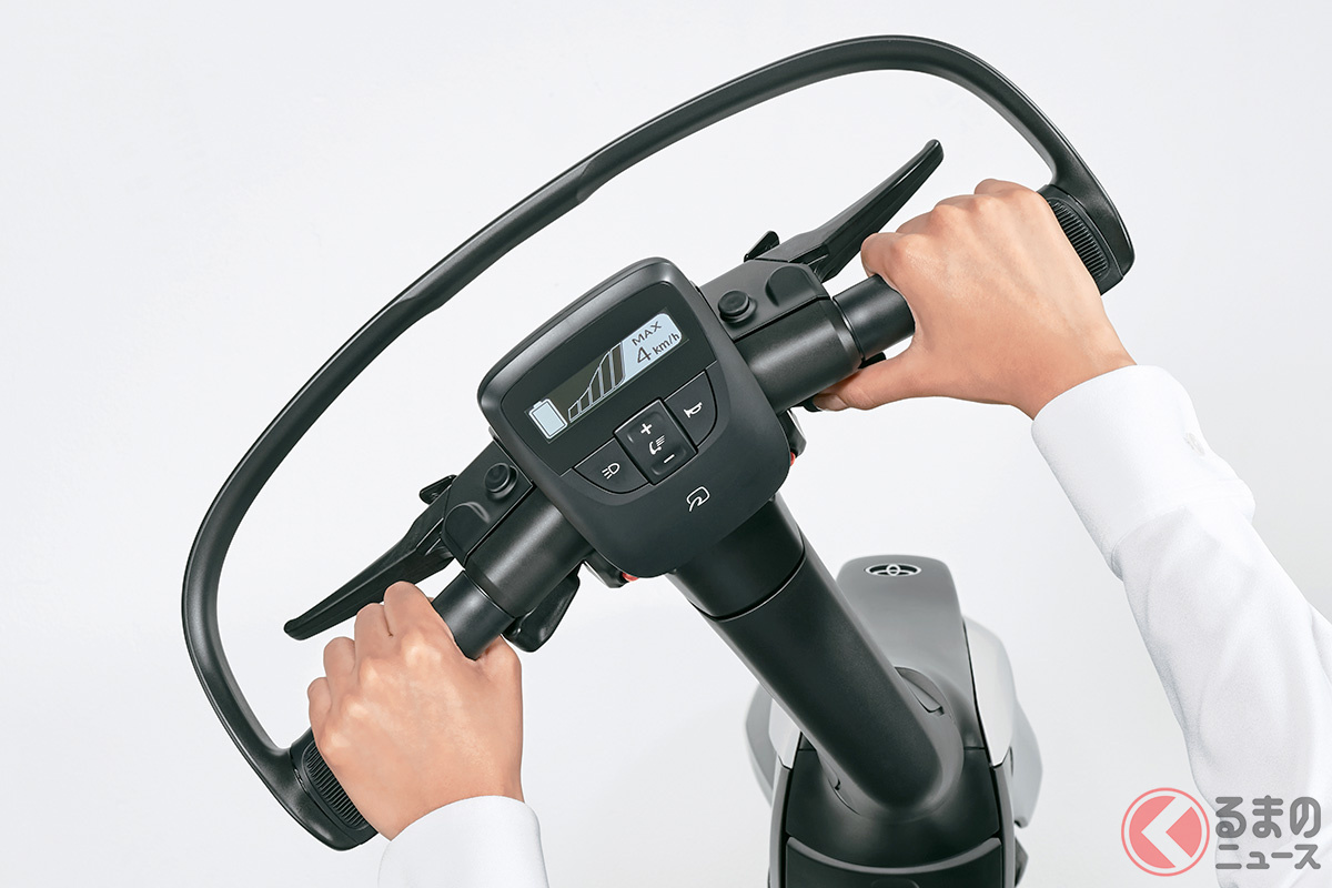 これがトヨタの「1人立ち乗り」モデルです。