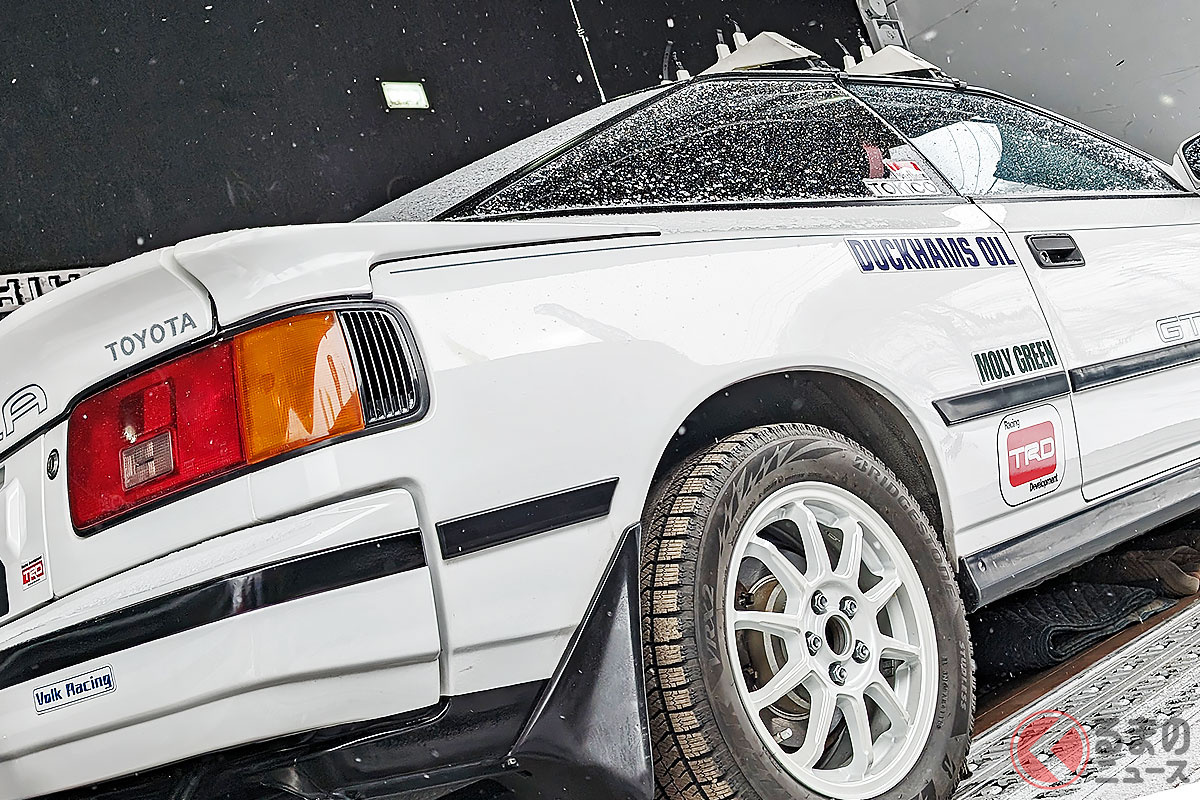 TGR雪上試乗イベント会場に展示された「わたスキ」レプリカの「セリカGT-FOUR(ジーティーフォー)」(ST165型)