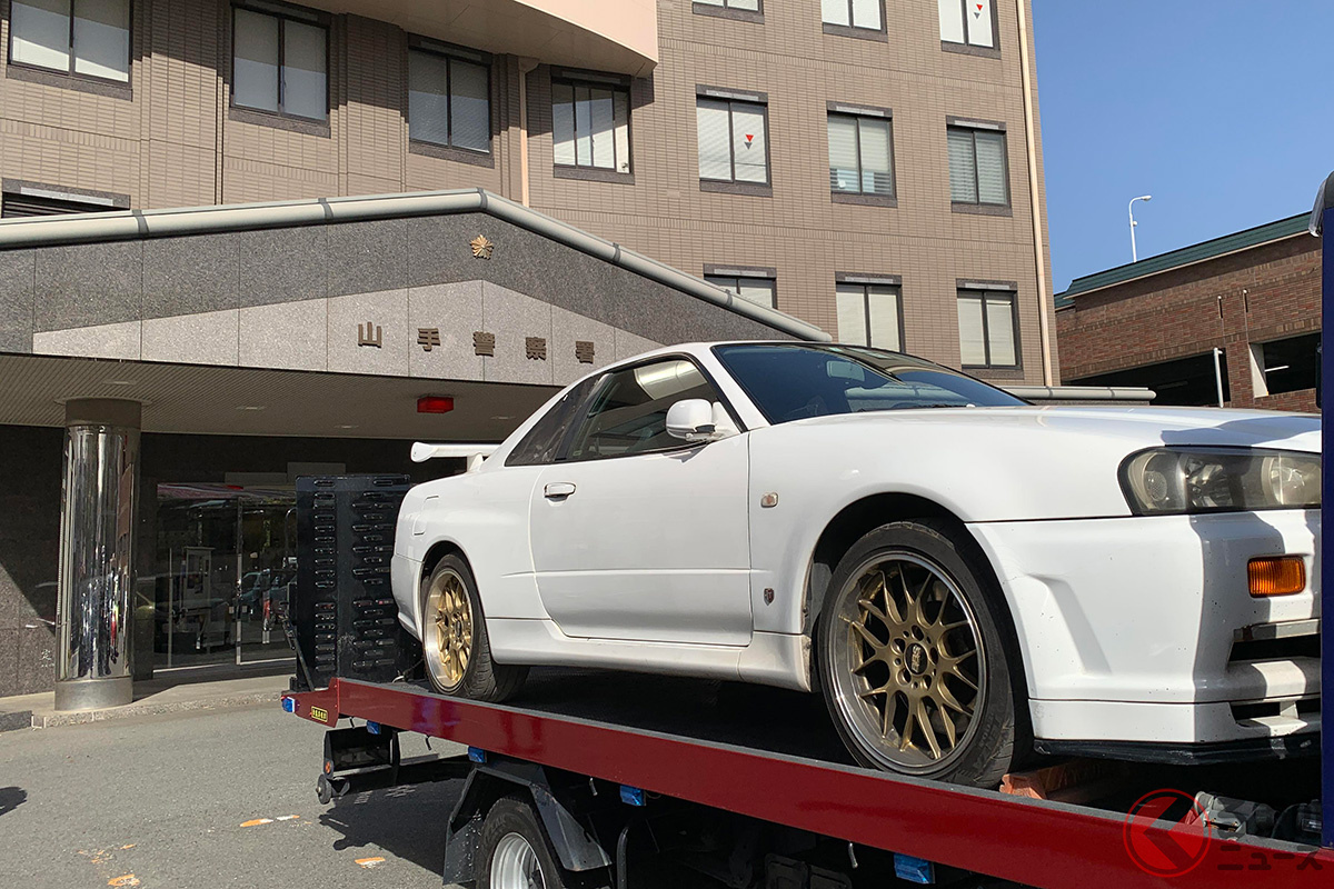 R34GT-Rが山手警察署で引き渡された(撮影:加藤博人)