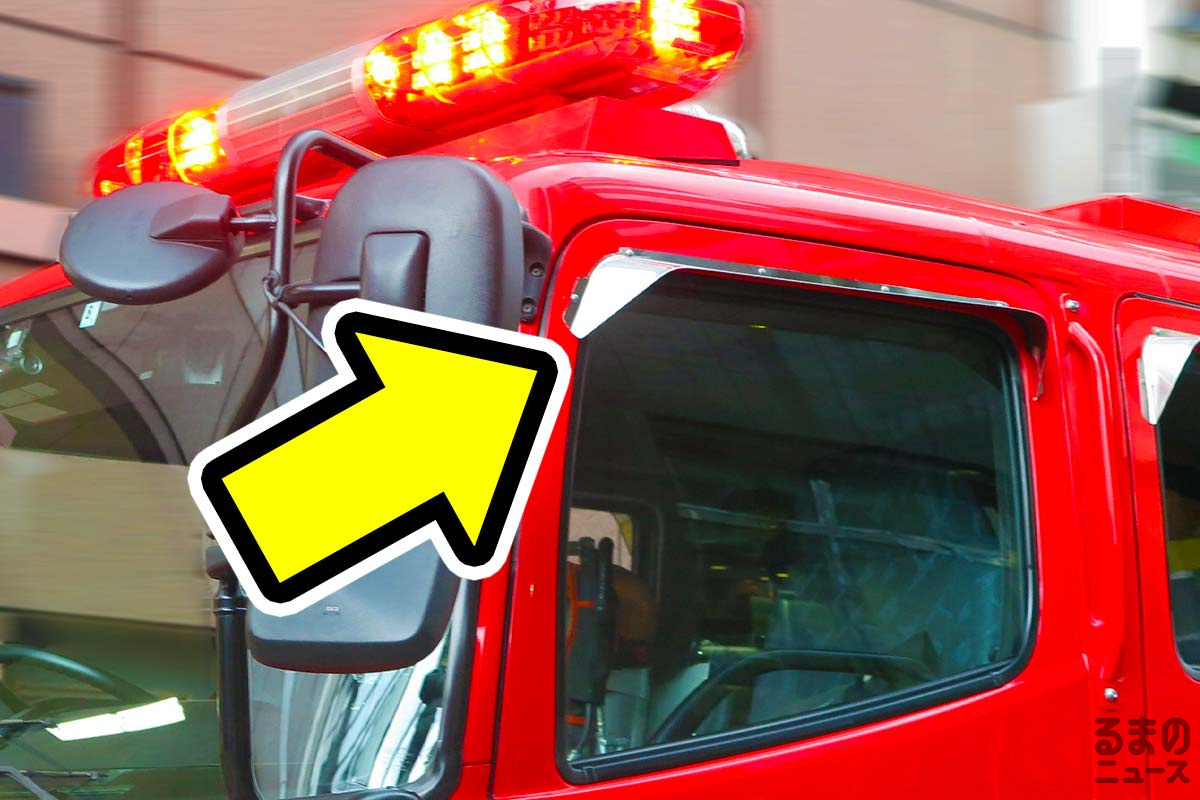 クルマに装着される「謎のバイザー」