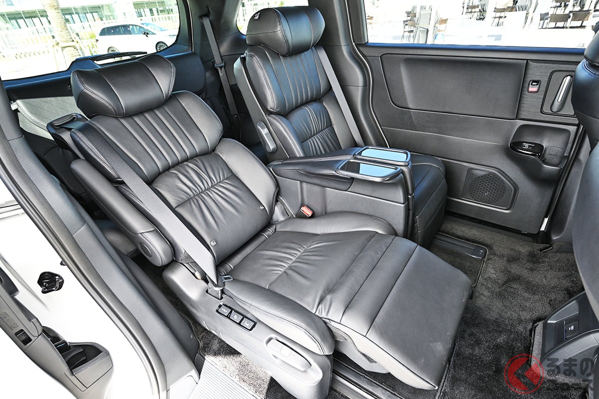 多機能化した新型「オデッセイ」の2列目シート