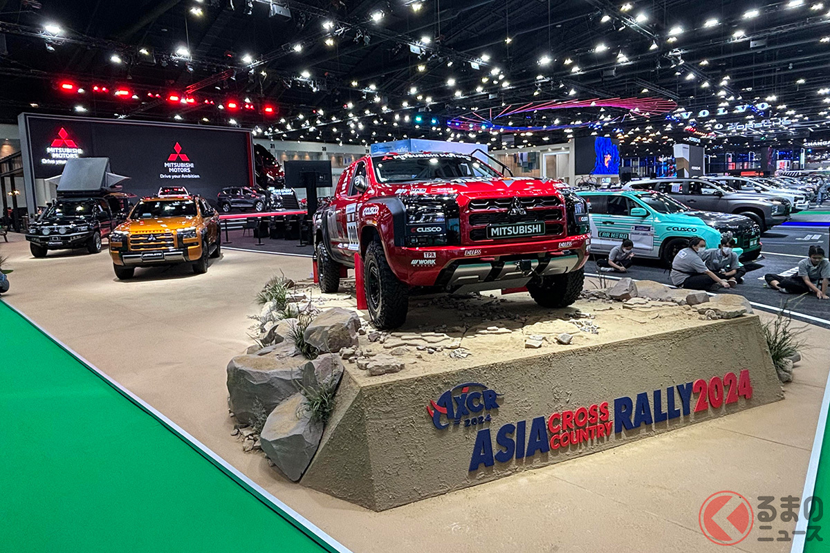 タイで3月18日に発表された新型「パジェロスポーツ」も展示されていたが、メインはやはり「トライトン」か