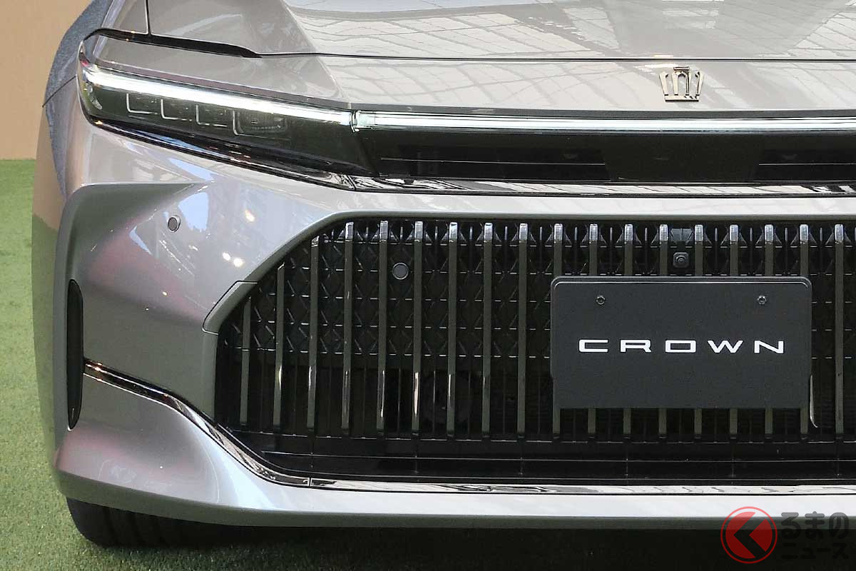 存在感がスゴいトヨタ新型「クラウンセダン」