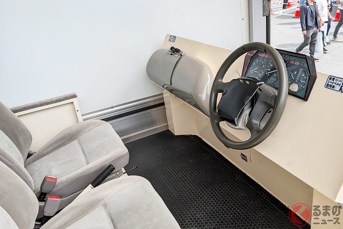 エアバッグが開く瞬間とは? 「ラリーチャレンジ沖縄2024」でJAFの沖縄支部が体験会を実施