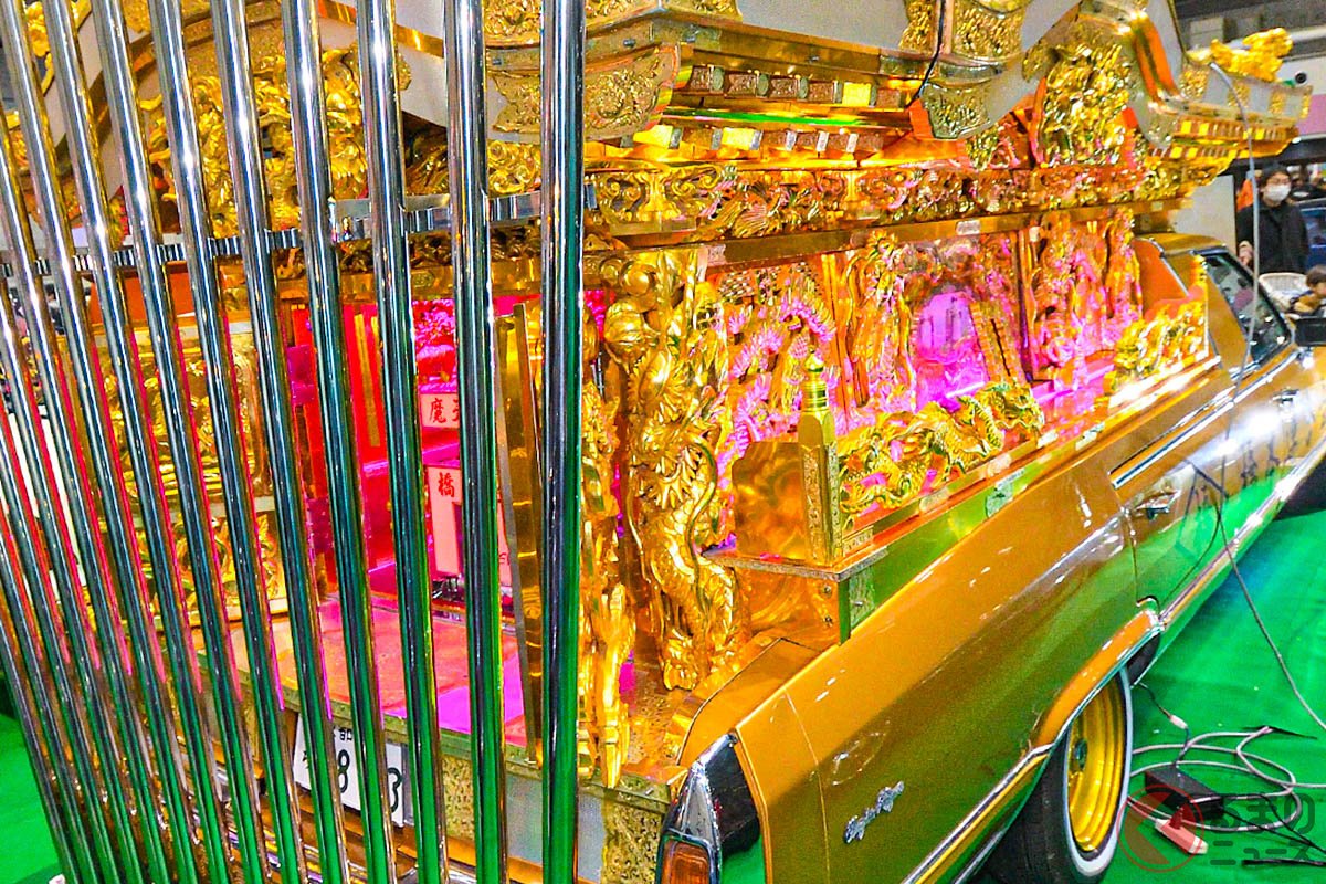 これはスゴイ…!キャデラックの霊柩車