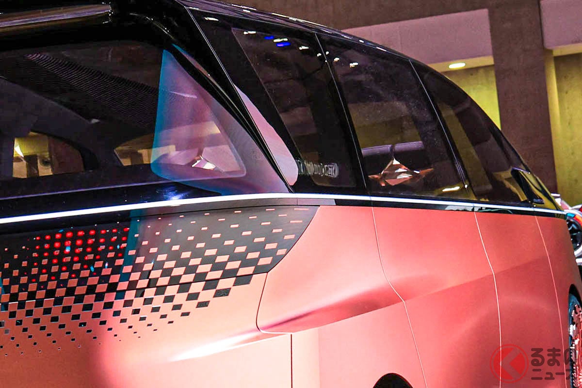 次期型エルグランドと見られる新型「ニッサン ハイパーツアラー」