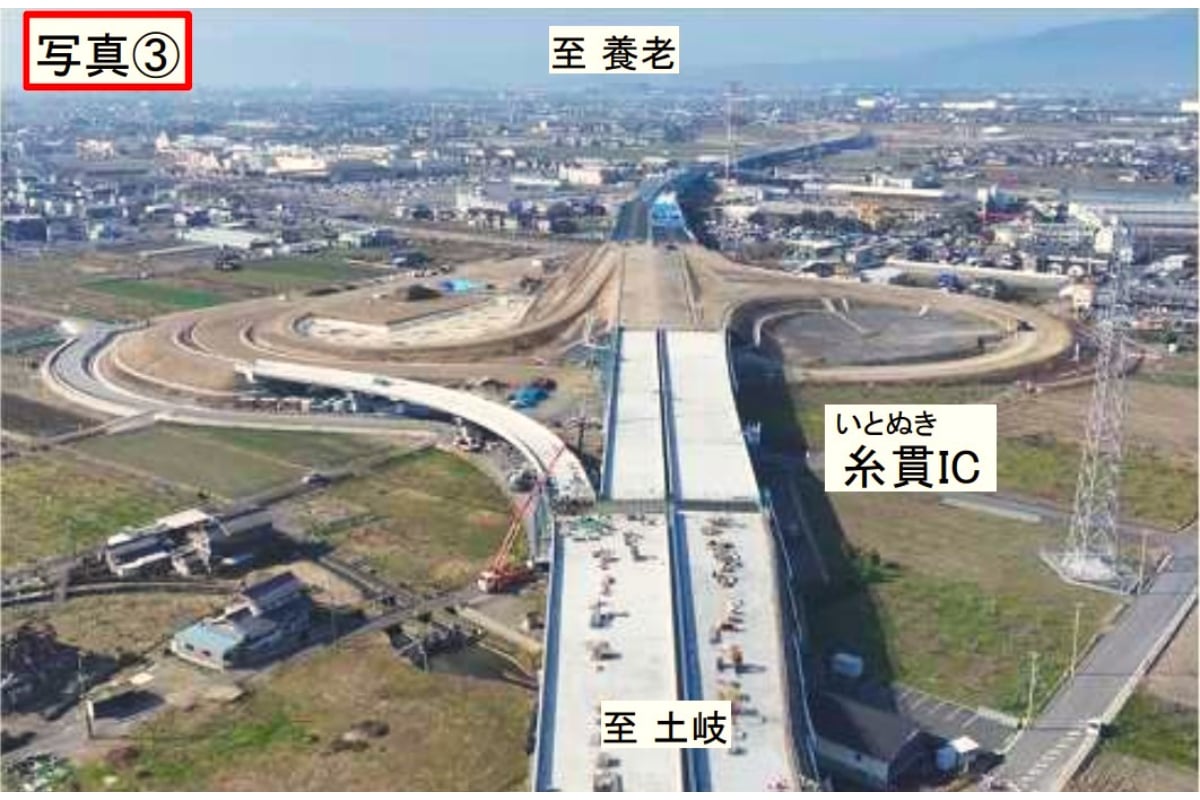 建設が進む東海環状道の糸貫IC（仮称）付近（画像：国土交通省）。