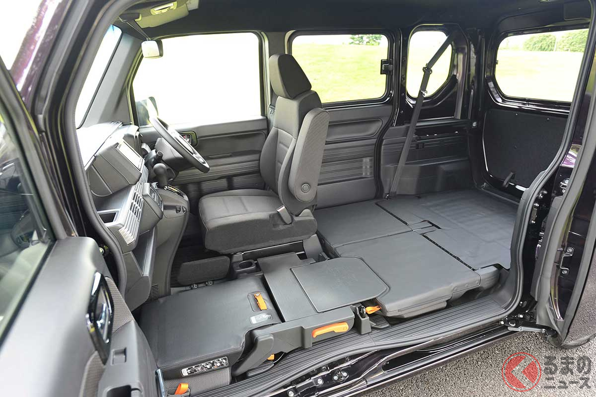 運転席以外フルフラットにできるホンダ「N-VAN」