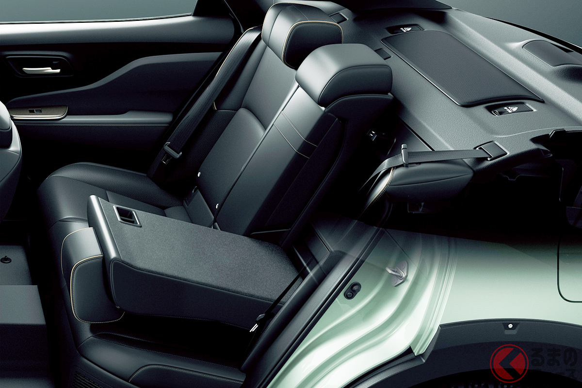 通常仕様には無い…「60/40分割可倒式リヤシート」を採用!