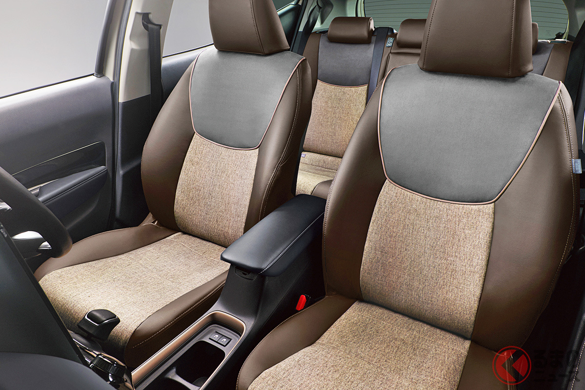 豪華内装の「アクア」登場