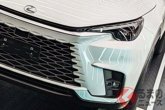 レクサスが新たな「小さな高級車」お披露目！ 豪華仕様で同価格「Cool