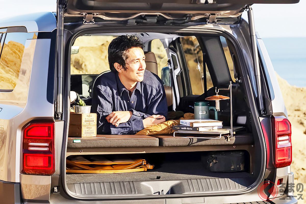 悪路の先で「車中泊」も! トヨタ新型「ランドクルーザー250」に「車中泊ベッドキット」が新設定!