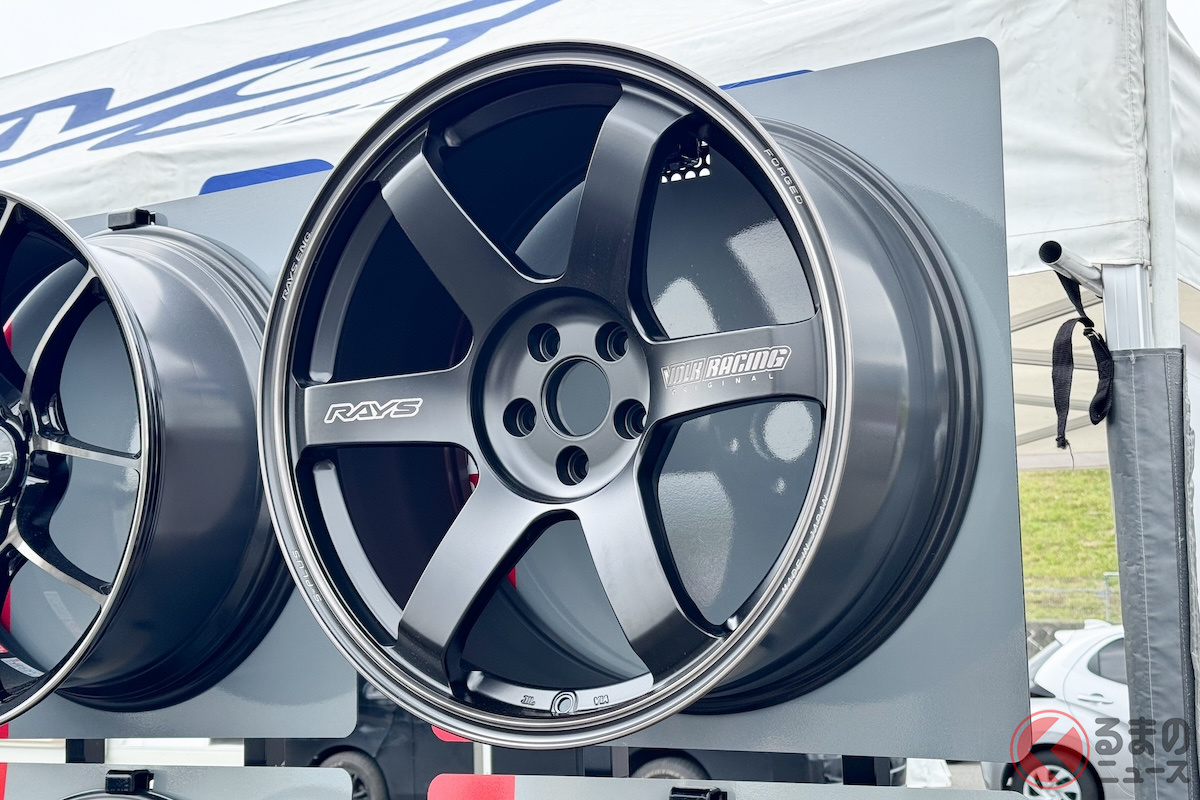 TE37 SAGA S-plusに「マットトランスルーセントブラック」という限定色を与えたVOLK RACING TE37 SAGA S-plus BLACK SHADOW LTD.