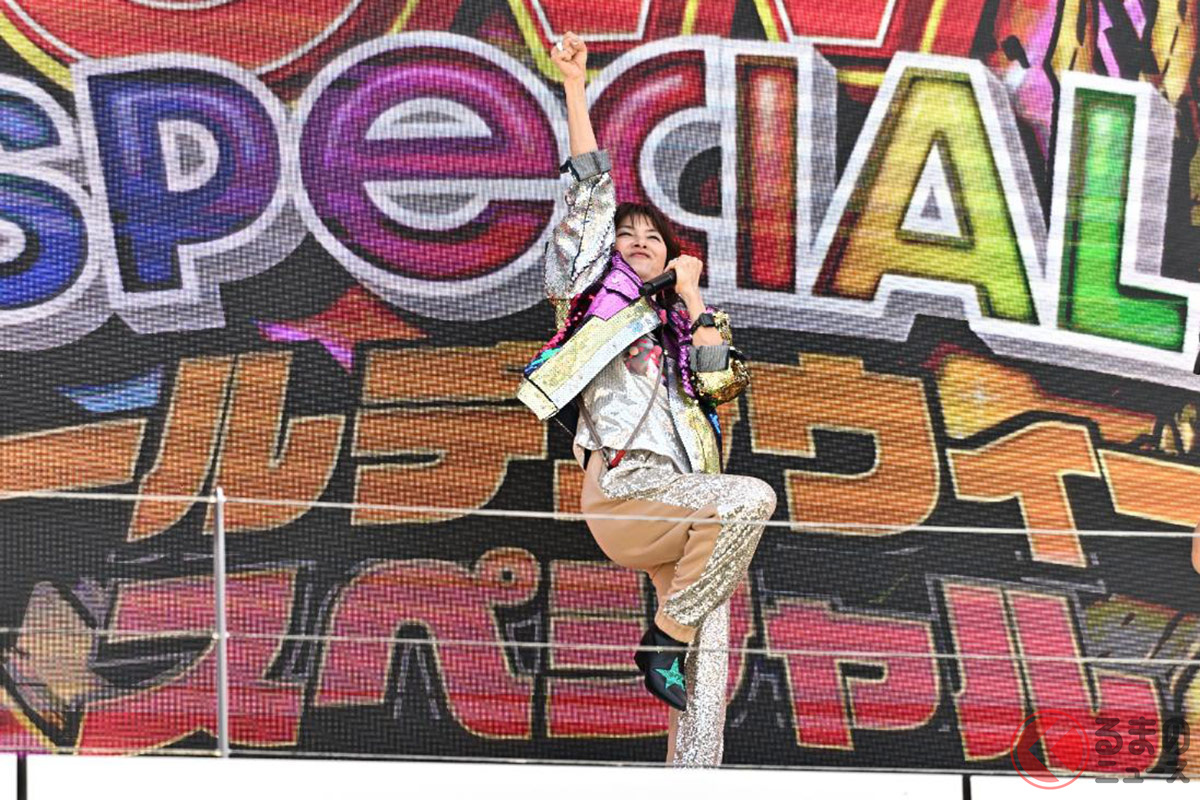 サーキットがライブハウスに変身!?(撮影:雪岡直樹)