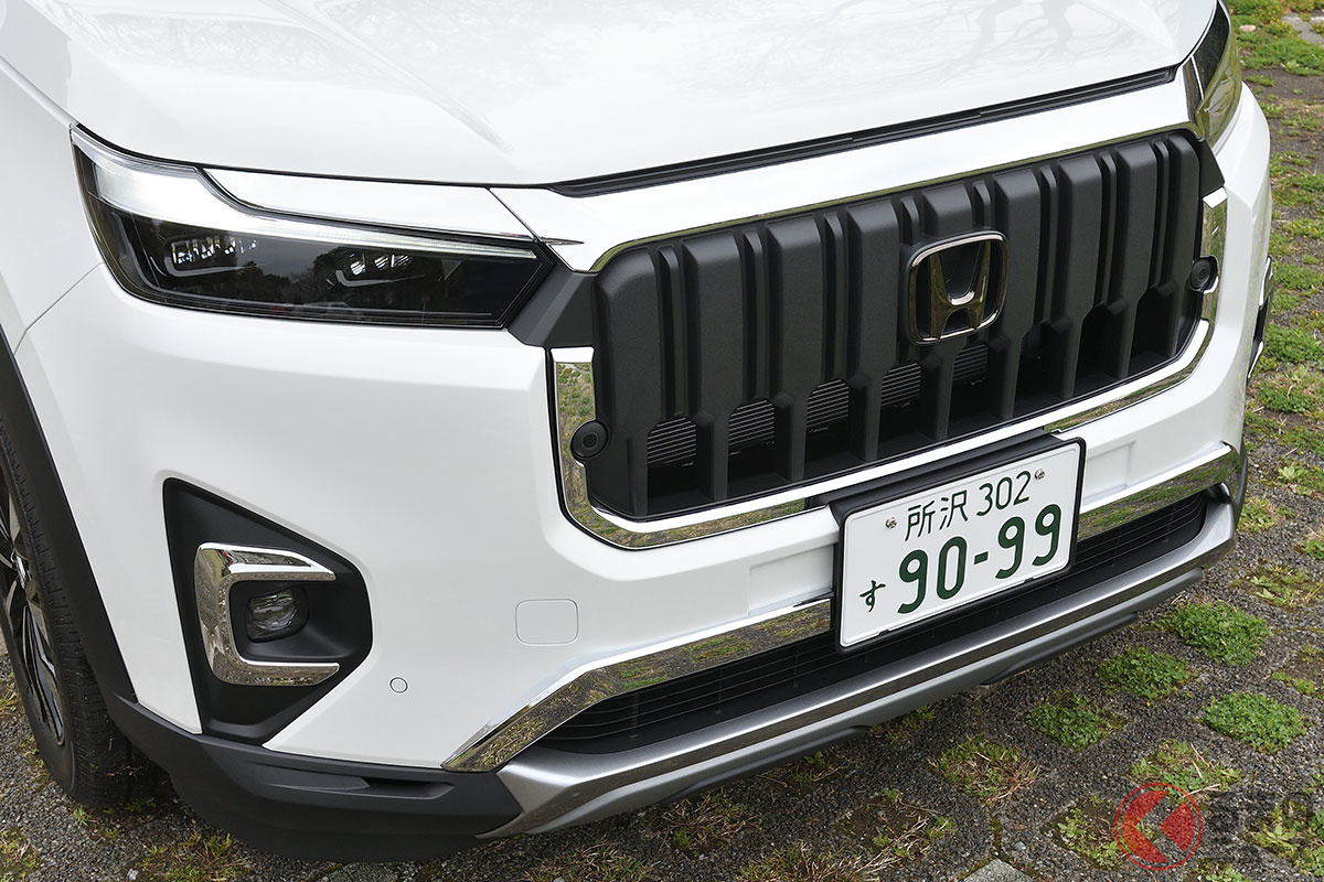 縦グリル装着でSUVらしさがアップした新型「WR-V」