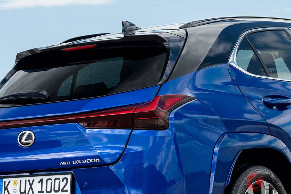 斬新な2トーンカラーを採用した「UX」(ドイツ仕様)