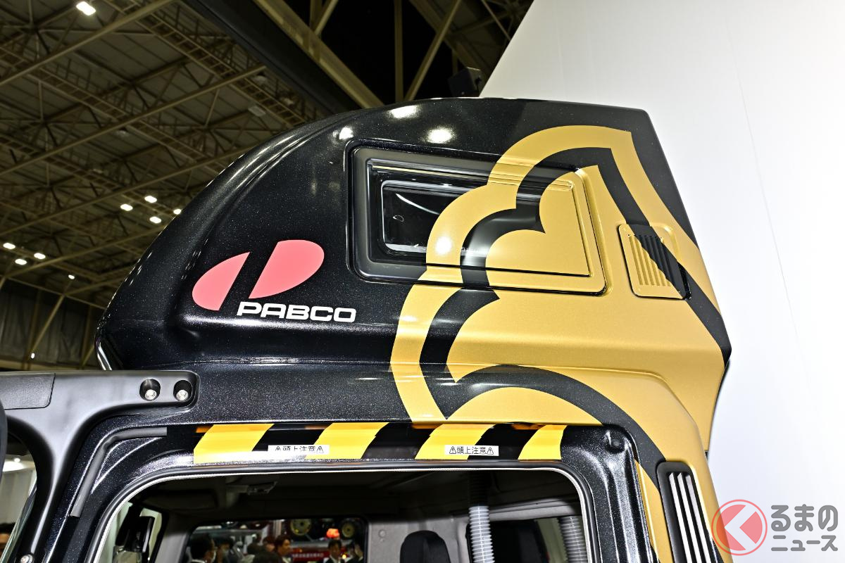 外からは内部がわからない、、謎の小部屋