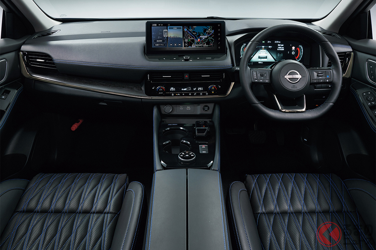 ブルーを随所にあしらった新型エクストレイルのカスタムモデル「AUTECH(オーテック)」の内装