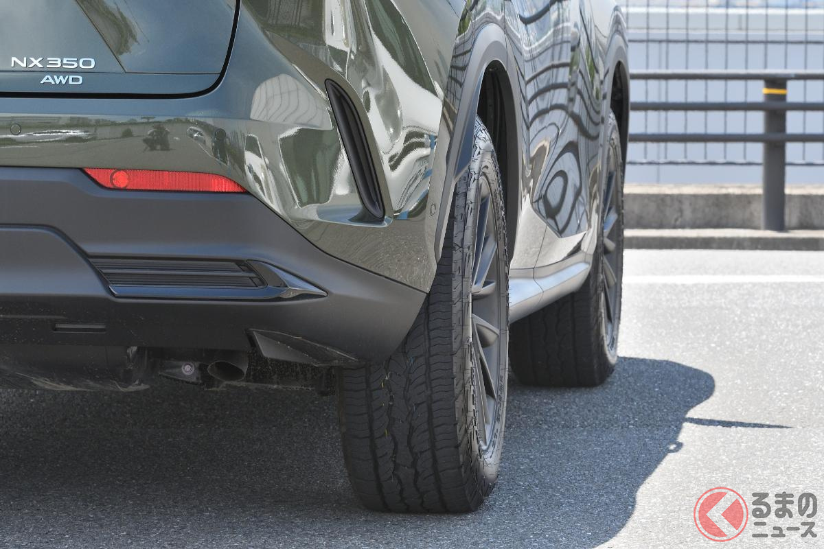 標準仕様より15mm高い地上高により悪路走破性を高めたOVERTRAIL