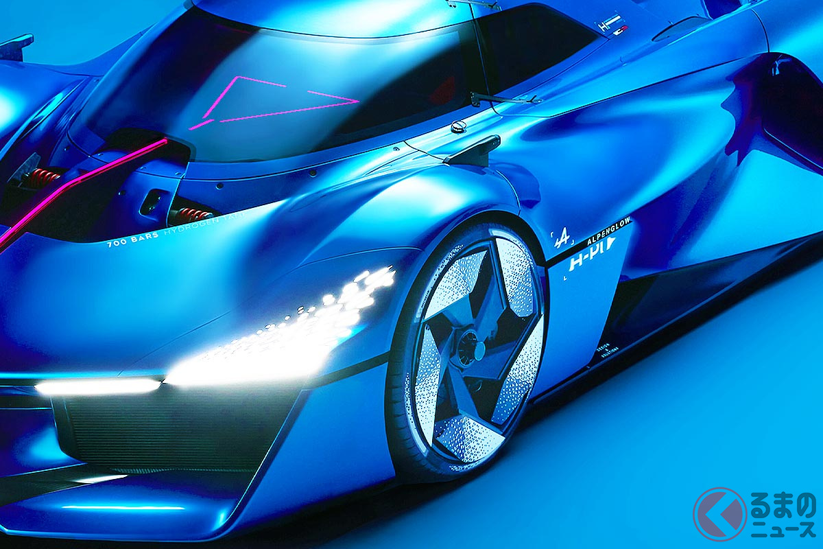 運転席が「ド真ん中」! 斬新レイアウトの「新型スーパーカー」登場