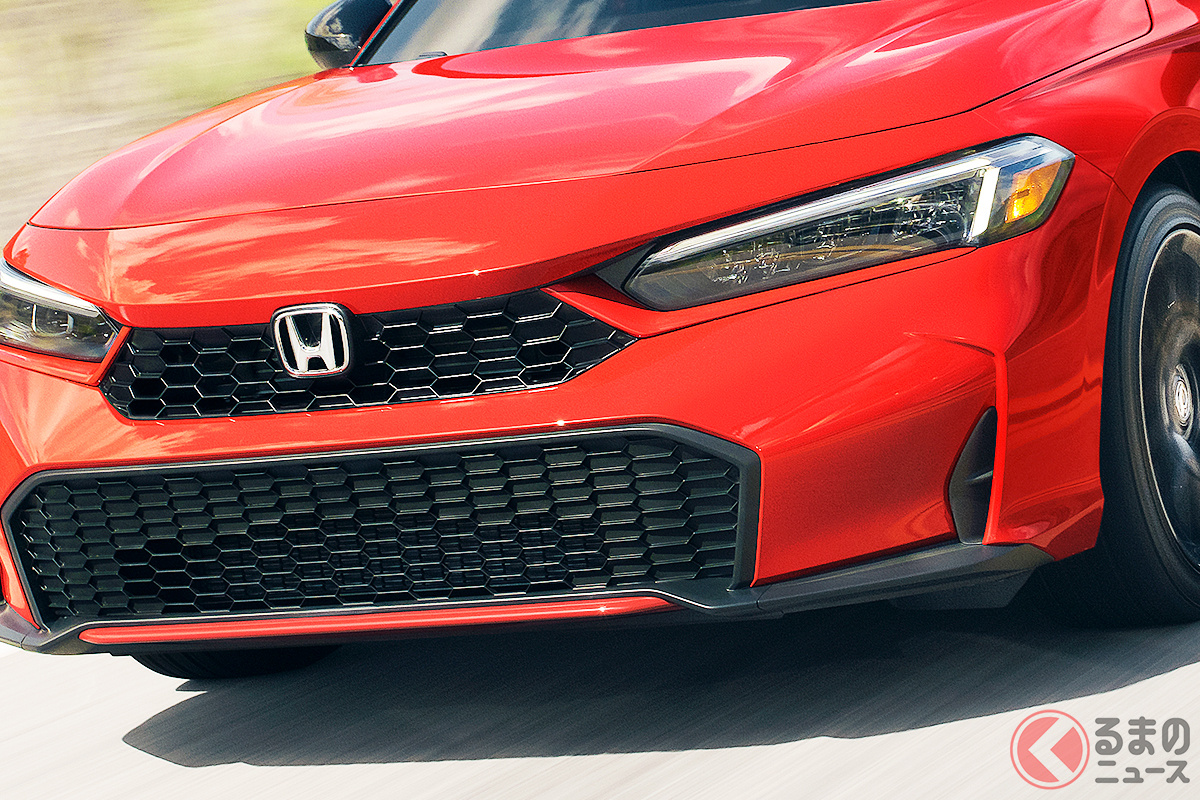アメリカで初公開されたマイナーチェンジ版のホンダ新型「シビック」2025年モデル