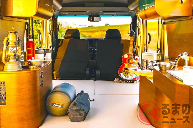 軽商用バンが「キャンピングカー」に変身！ まるで