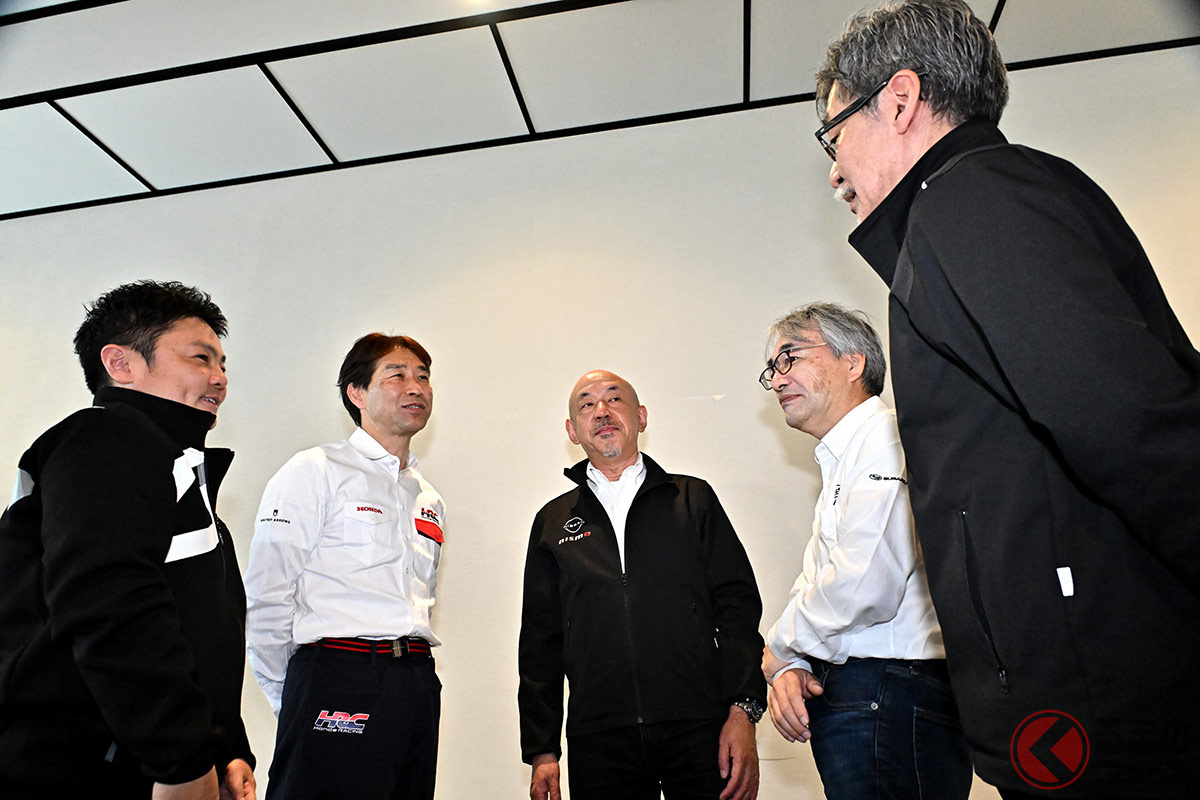 自動車メーカーの垣根を超えて…共に挑む(撮影:雪岡直樹)