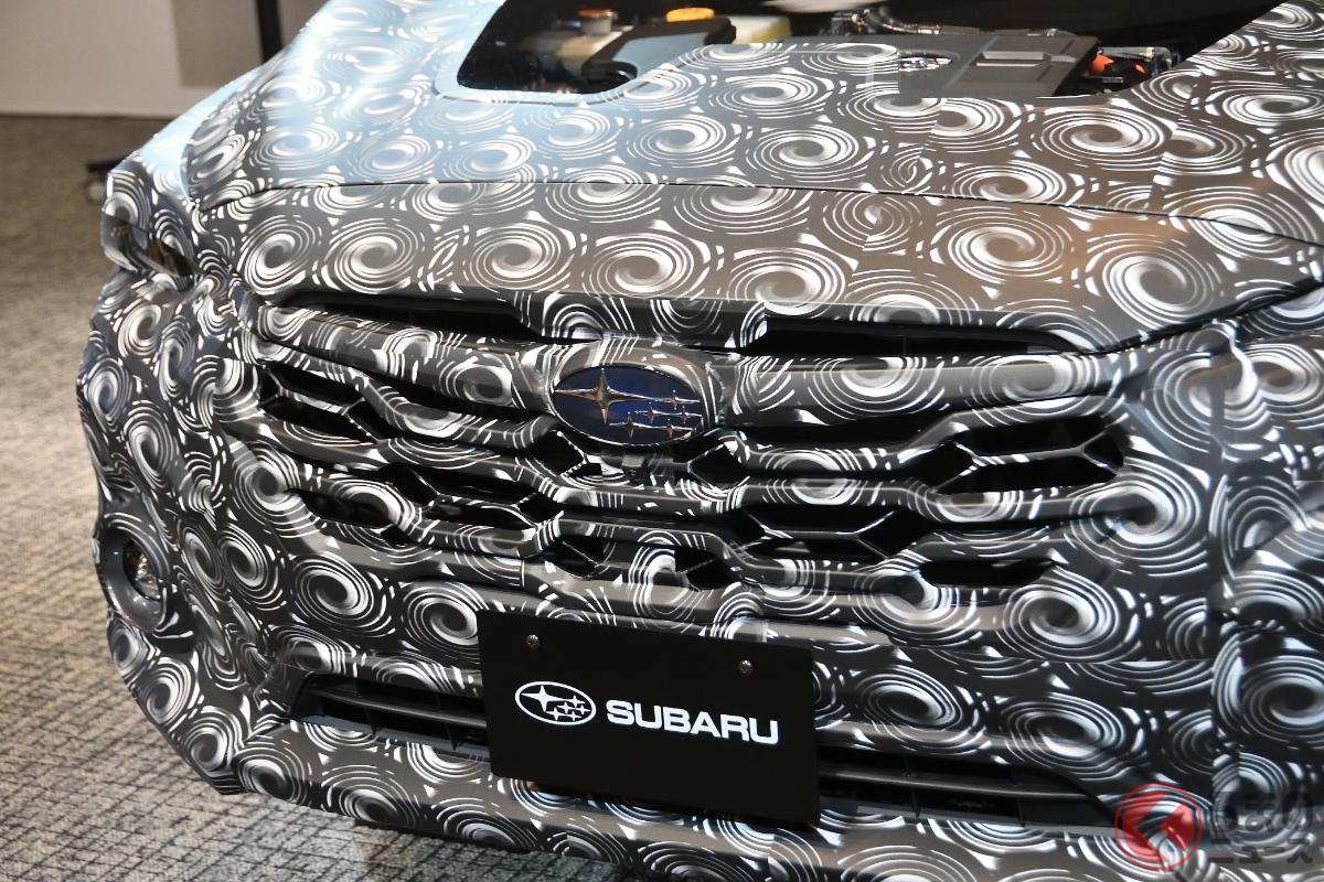 新型「クロストレック」のカモフラージュ車両