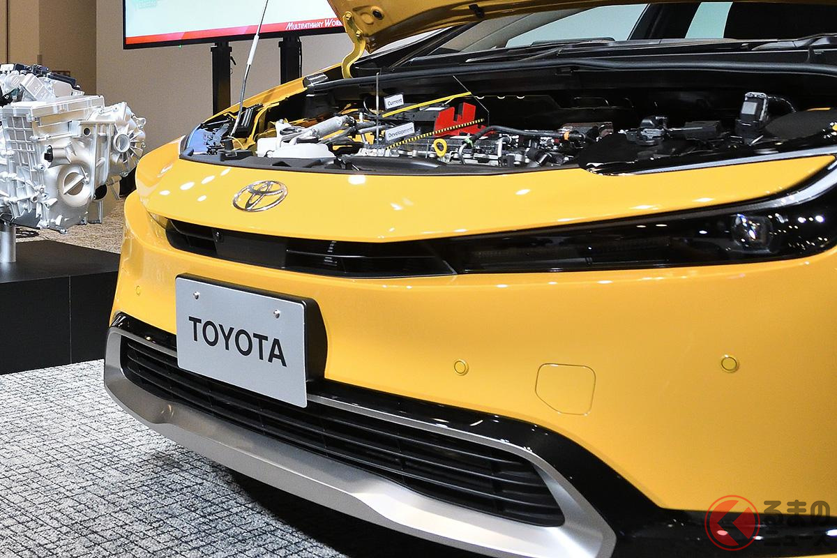 トヨタの新エンジンとは? 小型化することでデザインにさらなる自由度が生まれる(画像は展示されたプリウス)