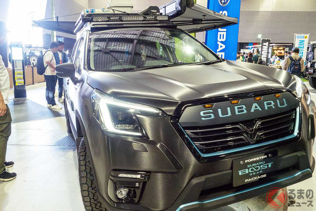 SUBARUブースで展示されていた「フォレスター」にはサイドオーニングなどが装備されていた
