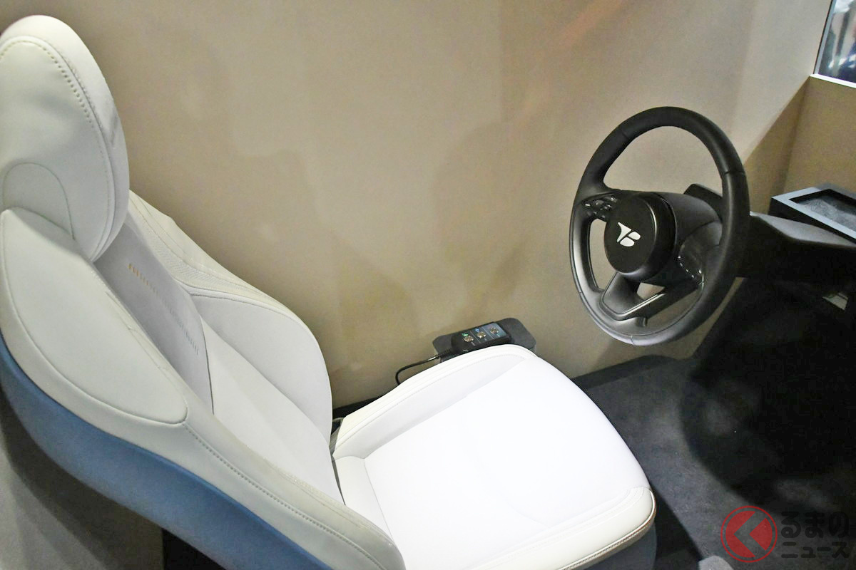 トヨタ紡織が展示した、人の体に近い部分を冷やしたり温めたりする「サーマルコンフォートシート」