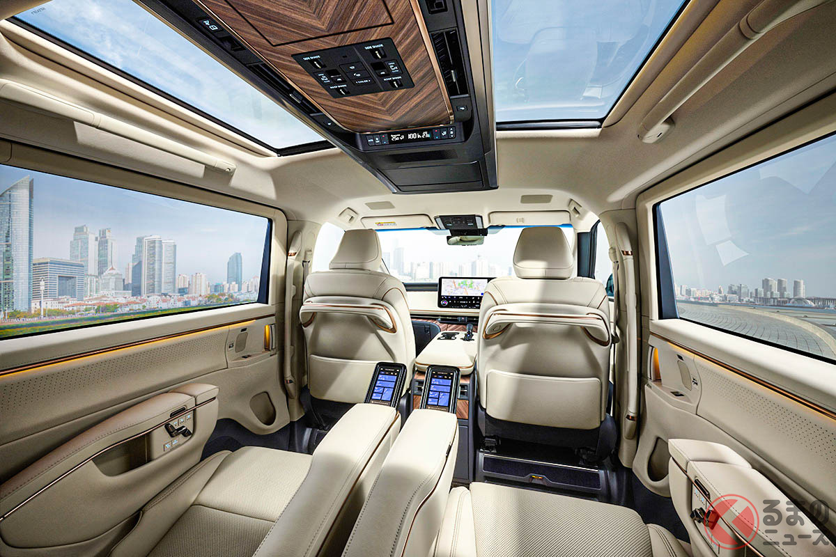 レクサス最上級ミニバン「LM」に6座仕様登場!