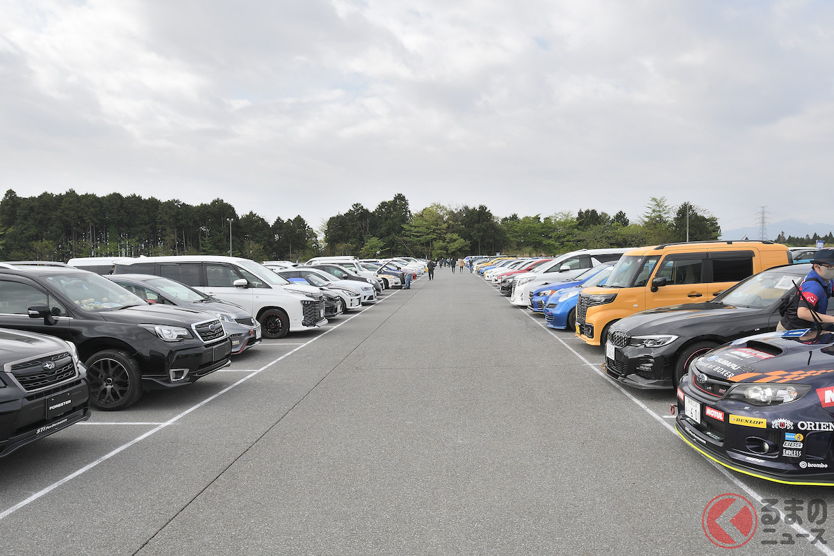 レイズファンミーティング2023 参加車両の様子