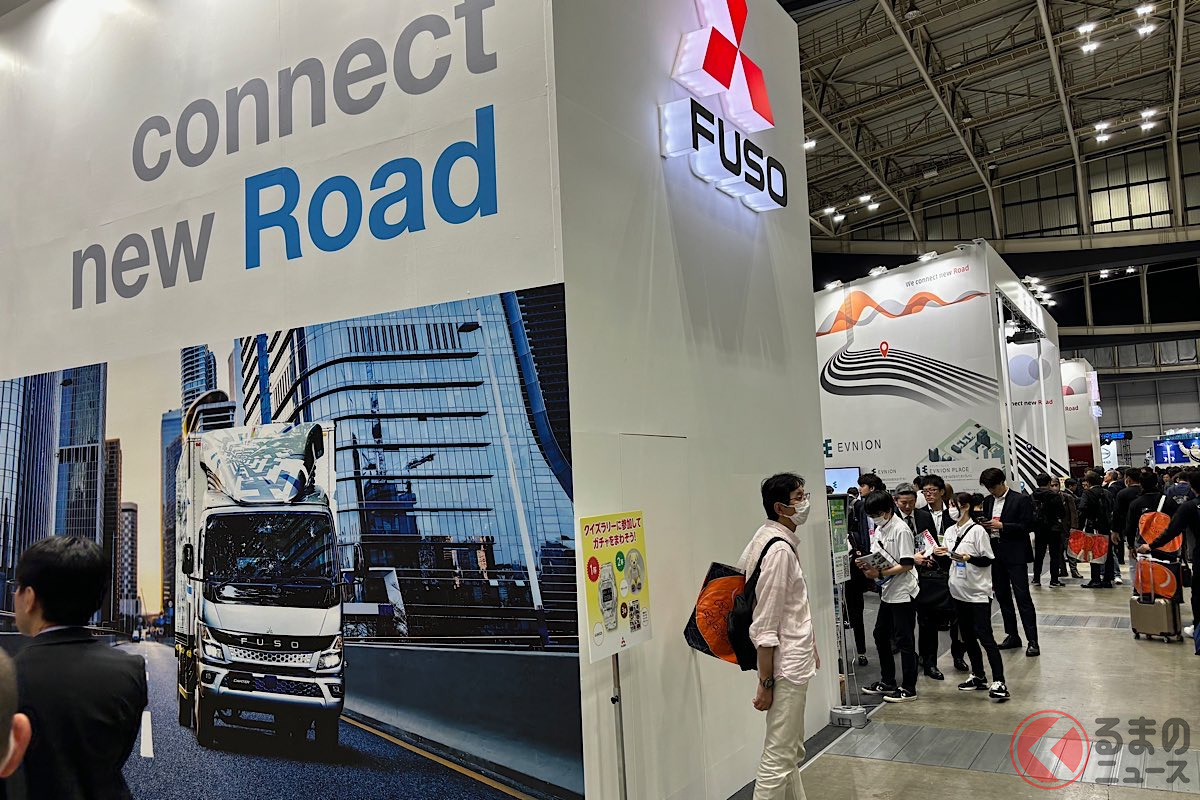 トラックメーカーも様々な切り口で問題解決に取り組んでいる(撮影:筆者/場所:「ジャパントラックショー2024」)