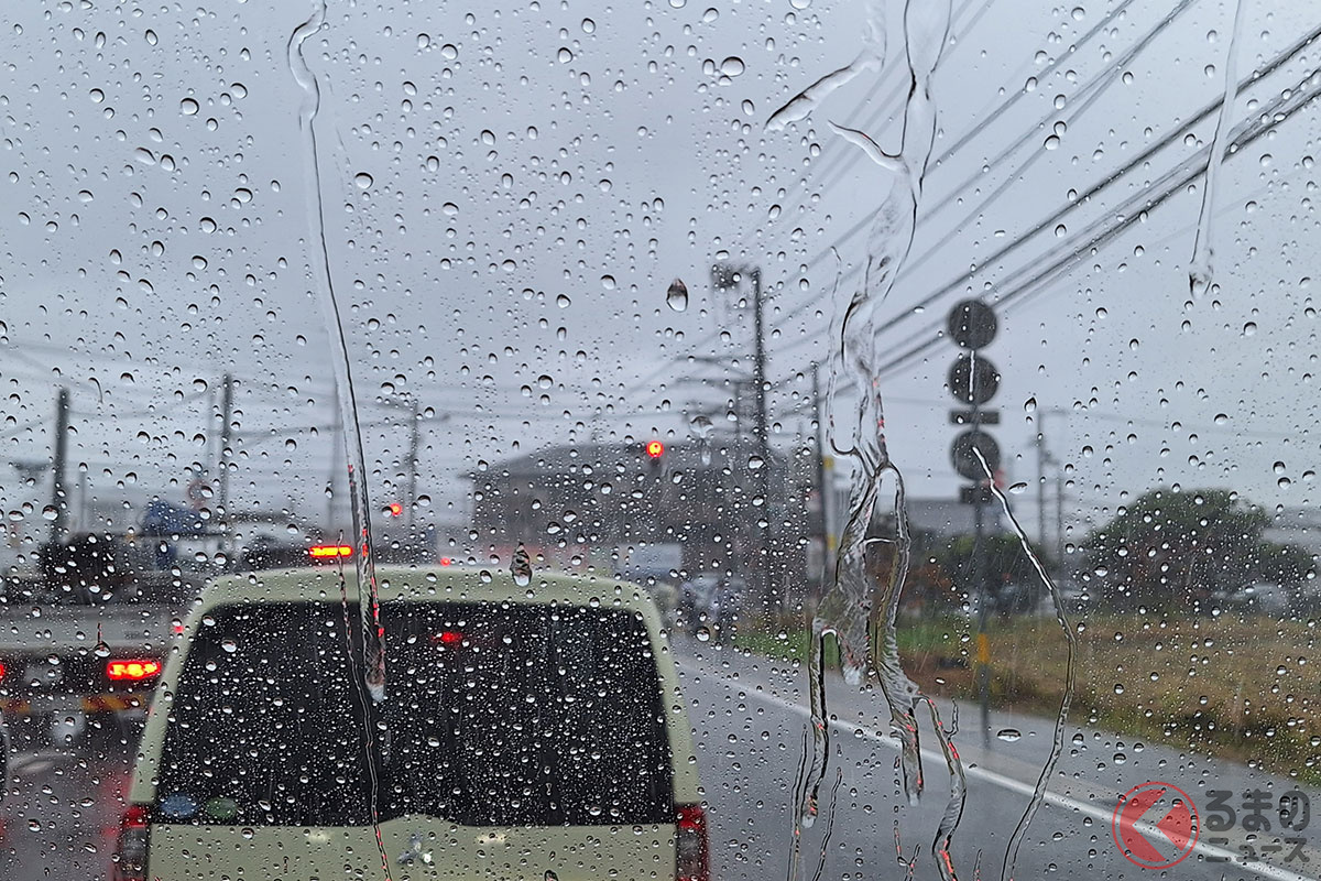 クルマの窓ガラスの撥水コーティングはフロントだけじゃダメ?