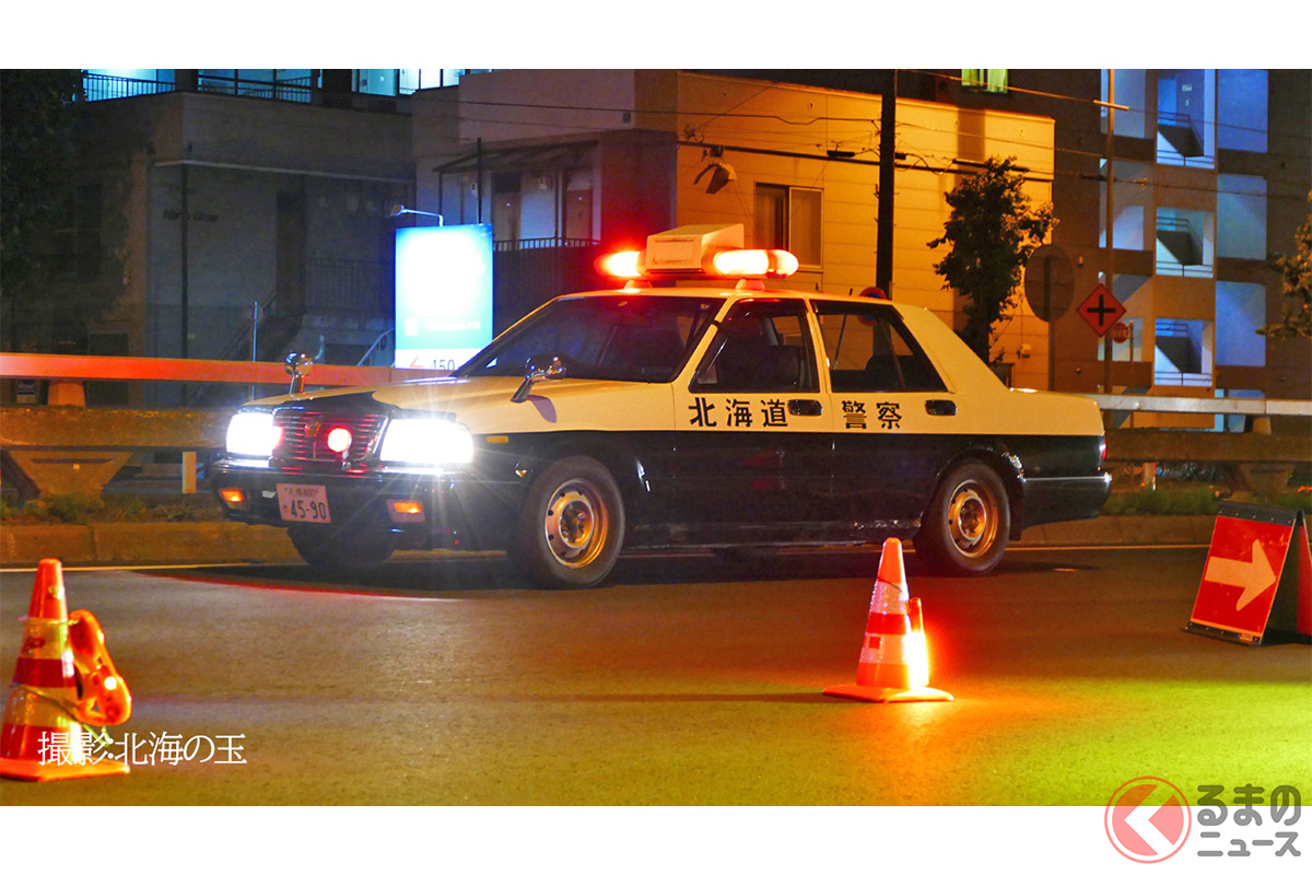 従来の旧レーダー計測器を搭載していた北海道警・札幌東警察署の日産「セドリック」（Y31）パトロールカー［Photo：北海の玉］