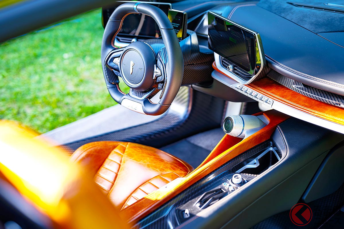 「フロントガラス」が無い! 斬新な新型「B95」